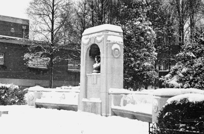 Birkenhead Central Library 1969 - George V Monument, Birkenhead